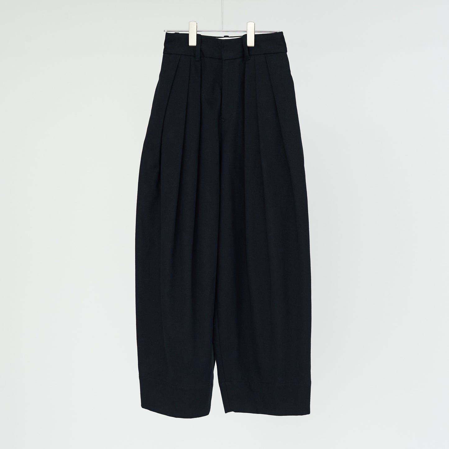 3 tuck wide pants